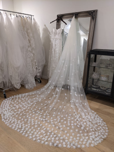 erdft01 Stunning Two-Layer Wedding Veils 2022 with Tulle Applique, Lace, and Sequins - in Stock Now!