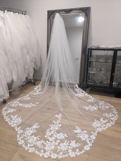 Viniodress Lacy Petal Tulle Bridal Veil Cathedral Length